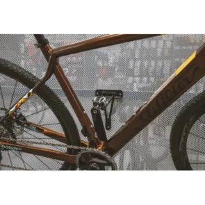 nosač bicikla za zid force eco na pedalu